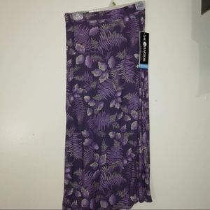 NWT Sag Harbor Purple Botanical Skirt